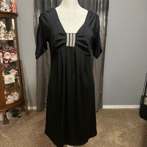 Chic Black Midi Dress with Bow Accent